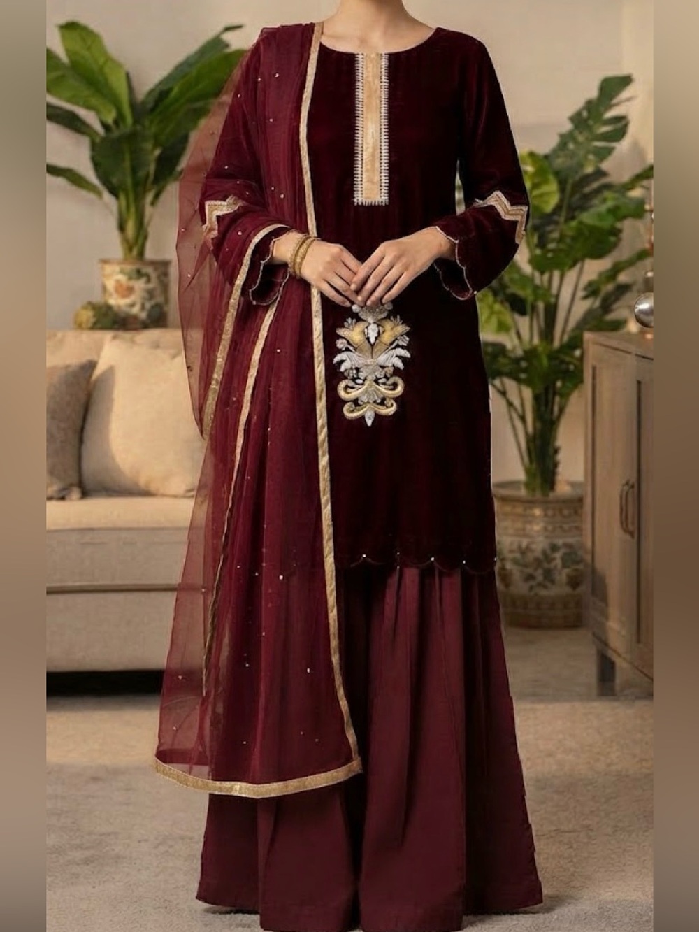 Velvet shalwar kameez maroon with palazzo and Duppatta. Gold white Pearl. Size S